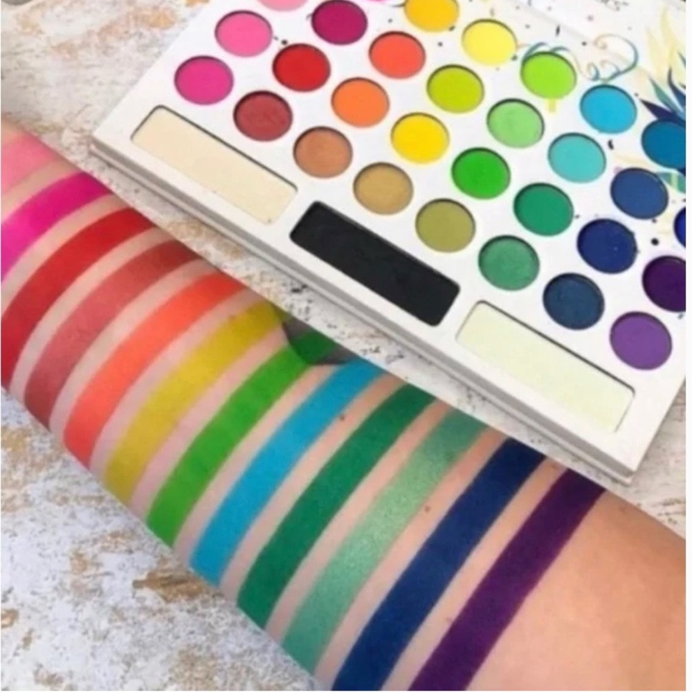 BH Cosmetics Vibrant Carnival Palette